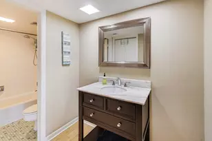 1847 Tanglewood Dr, Glenview, IL 60025 - Photo 17