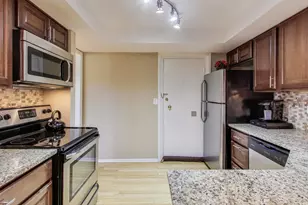 1847 Tanglewood Dr, Glenview, IL 60025 - Photo 3