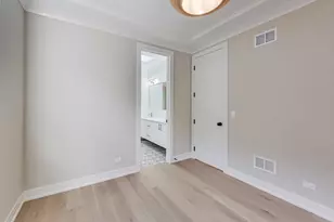 2036 W Erie St, Chicago, IL 60612 - Photo 35