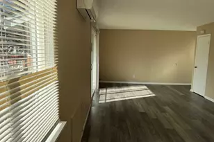 833 N Randall Rd, Aurora, IL 60506 - Photo 7