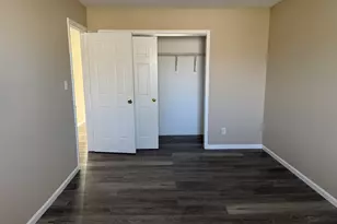 833 N Randall Rd, Aurora, IL 60506 - Photo 5