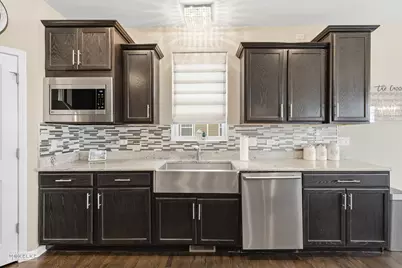 931 S Carly Circle, Yorkville, IL 60560 - Photo 11