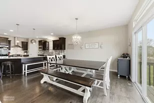 931 S Carly Cir, Yorkville, IL 60560 - Photo 7