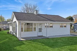 821 Oakwood Dr, Round Lake Beach, IL 60073 - Photo 1