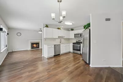 4506 W Forest Avenue, Waukegan, IL 60085 - Photo 7