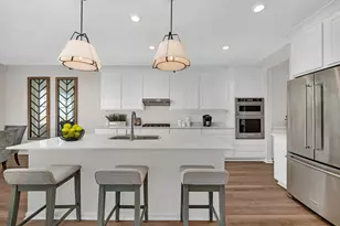 312 Astor Ct, Elgin, IL 60124 - Photo 5