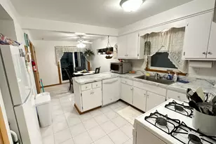 6152 W 64th Pl, Chicago, IL 60638 - Photo 9