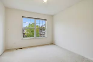 77 Bridlepath Dr, Lindenhurst, IL 60046 - Photo 35