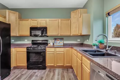 77 Bridlepath Drive, Lindenhurst, IL 60046 - Photo 17