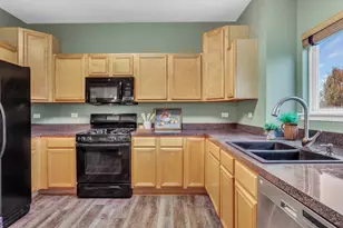 77 Bridlepath Dr, Lindenhurst, IL 60046 - Photo 17