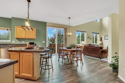 77 Bridlepath Drive, Lindenhurst, IL 60046 - Photo 11