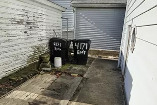 4171 W Eddy St, Chicago, IL 60641 - Photo 37