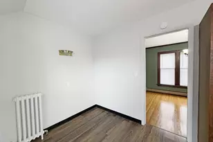 1241 W Pleasant St, Freeport, IL 61032 - Photo 9