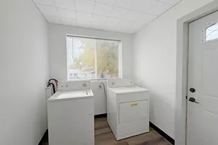 1241 W Pleasant St, Freeport, IL 61032 - Photo 11