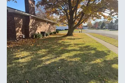 21 Colonial Drive, Clifton, IL 61727 - Photo 3