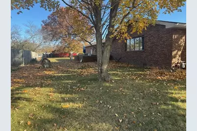 21 Colonial Drive, Clifton, IL 61727 - Photo 5