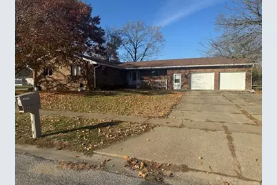 21 Colonial Drive, Clifton, IL 61727 - Photo 1