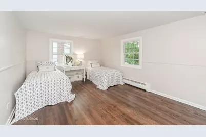 1704 Executive Lane, Glenview, IL 60026 - Photo 17