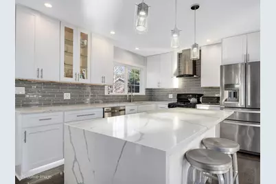 325 W Park Avenue, Wheaton, IL 60189 - Photo 13