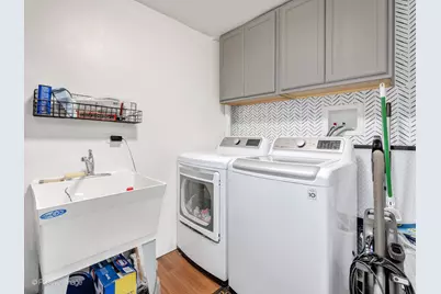 325 W Park Avenue, Wheaton, IL 60189 - Photo 25