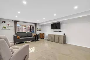 325 W Park Ave, Wheaton, IL 60189 - Photo 23