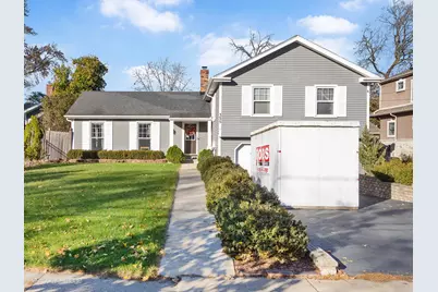 325 W Park Avenue, Wheaton, IL 60189 - Photo 1