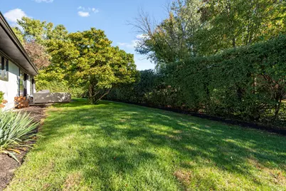 2S709 Ave Chateaux Drive, Oak Brook, IL 60523 - Photo 15