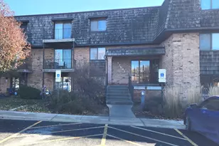 8 Oak Creek Dr, Buffalo Grove, IL 60089 - Photo 1