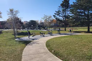 8 Oak Creek Dr, Buffalo Grove, IL 60089 - Photo 21