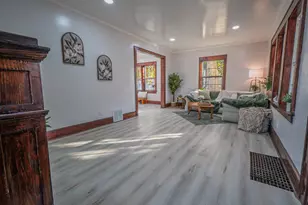 504 S Kreitzer Ave, Bloomington, IL 61701 - Photo 5