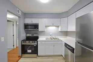 1111 Pleasant Run Dr, Wheeling, IL 60090 - Photo 7