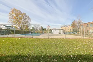 1111 Pleasant Run Dr, Wheeling, IL 60090 - Photo 29