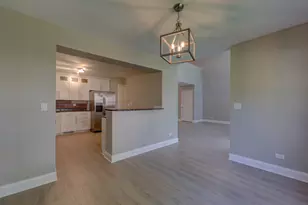 195 Island Ct, Schaumburg, IL 60193 - Photo 11