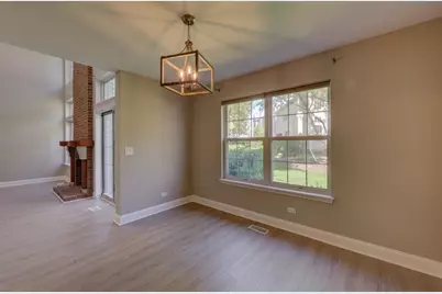 195 Island Court #195, Schaumburg, IL 60193 - Photo 9