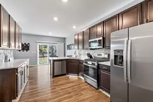 1064 Canary Ave, Yorkville, IL 60560 - Photo 9