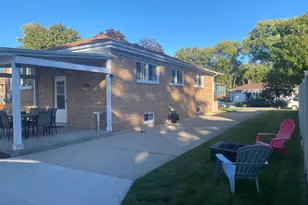 10008 S Kolin Ave, Oak Lawn, IL 60453 - Photo 3