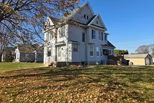 516 E Buffalo St, Polo, IL 61064 - Photo 3