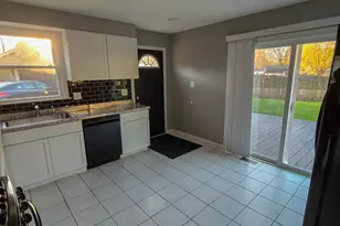 728 Hawthorne Ct, Bolingbrook, IL 60440 - Photo 7