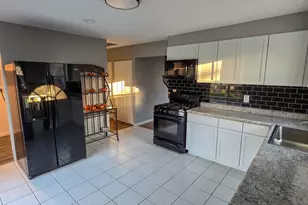 728 Hawthorne Ct, Bolingbrook, IL 60440 - Photo 9