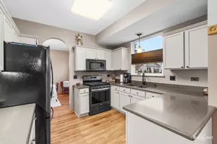 2979 Arbor Ln, Aurora, IL 60502 - Photo 7