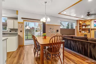 2979 Arbor Ln, Aurora, IL 60502 - Photo 9