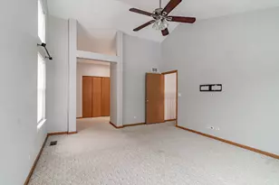 276 Pembrook Ln, Mundelein, IL 60060 - Photo 17