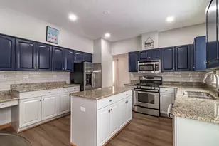 276 Pembrook Ln, Mundelein, IL 60060 - Photo 11