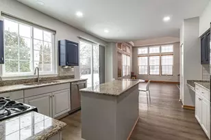 276 Pembrook Ln, Mundelein, IL 60060 - Photo 9