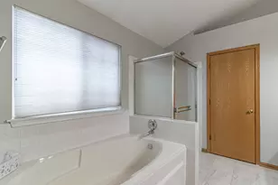 276 Pembrook Ln, Mundelein, IL 60060 - Photo 19