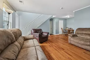 8313 High Point Cir, Darien, IL 60561 - Photo 5