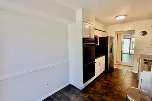 10 Old Oak Dr, Buffalo Grove, IL 60089 - Photo 13