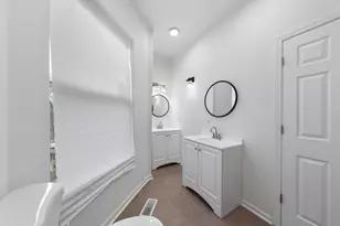 747 S Kenneth Ave, Chicago, IL 60624 - Photo 17