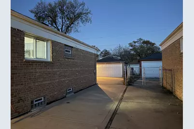 145 Rice Avenue, Bellwood, IL 60104 - Photo 23