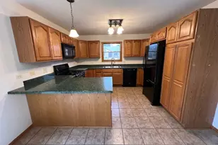 905 Randall Ct, Marengo, IL 60152 - Photo 7